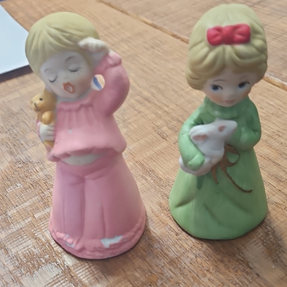 Charming Kids Figurine Set - Pink and Green